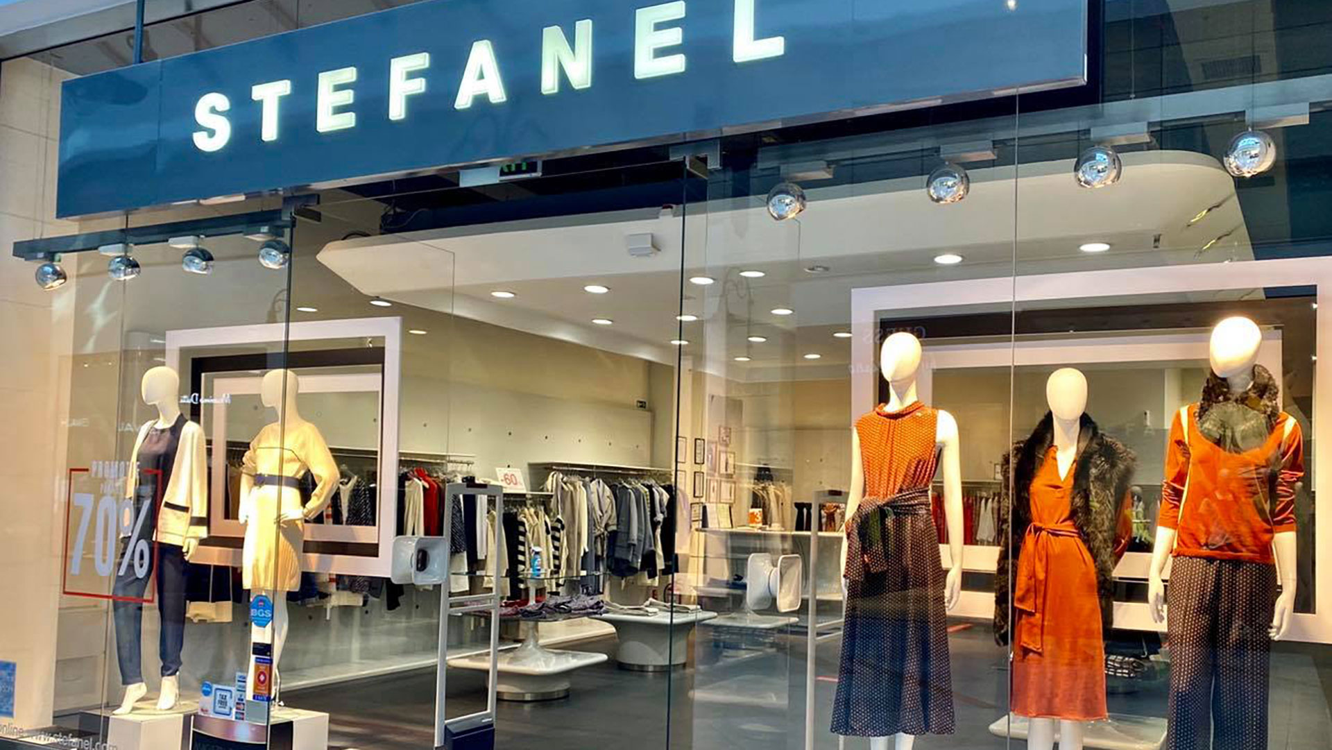 Magazinele Stefanel pleacă din România