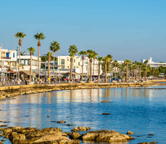 Cipru s-a deschis turiștilor vaccinați