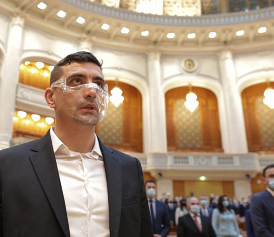 Gafă de proporții: George Simion l-a confundat pe Mihai Eminescu cu obscurul poet Marian Bamboi