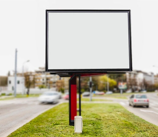 Fără publicitate sau reclame în curbe și în intersecții–proiect de lege adoptat de Senat