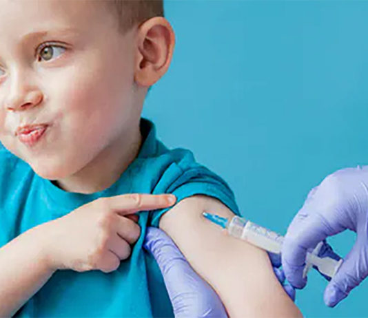 România ar putea începe în această vară vaccinarea anti-COVID a copiilor între 12 și 15 ani