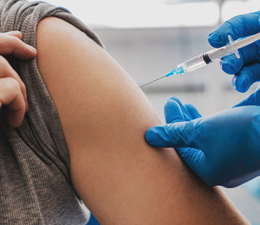 105 operatori privați au început vaccinarea angajaților