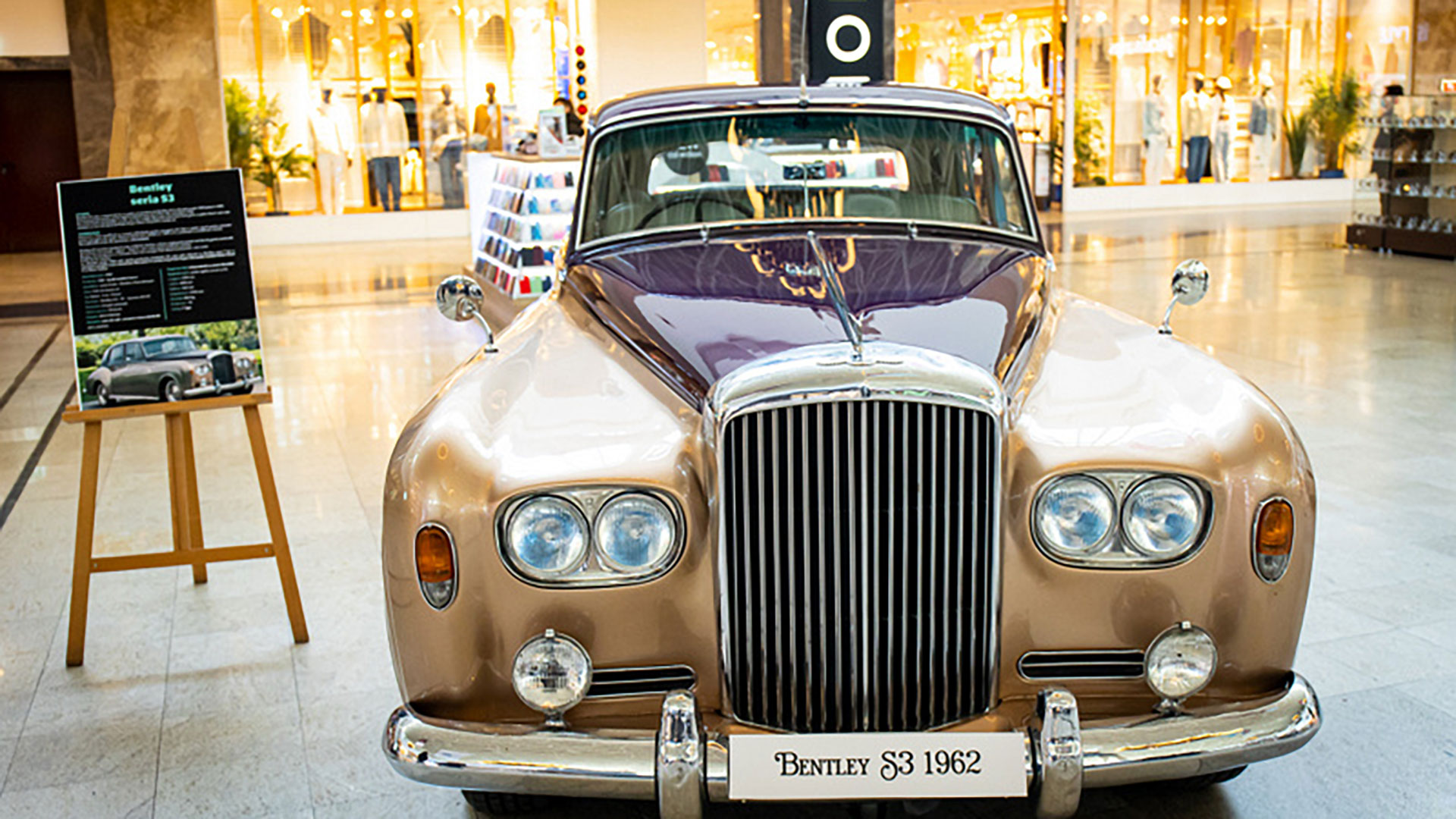Retro Cars Iulius Mall Cluj Benytley S3