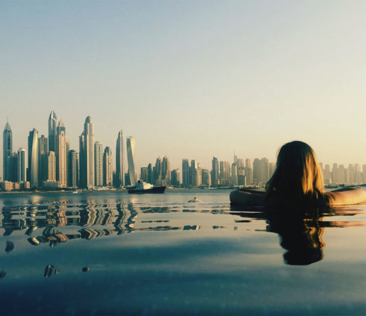 Emiratele Arabe Unite își redeschid porțile pentru turiștii din întreaga lume, care sunt vaccinați cu schema completă împotriva COVID-19