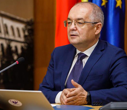 Emil Boc: Coaliția PNL-PSD nu este una naturală, ci una de forță majoră. Două echipe de fotbal rivale, care, atunci când își trimit jucătorii la națională, joacă pentru interesul național (video)