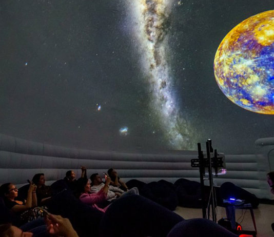 Explorări prin spaţiu şi timp pentru pasionaţii de toate vârstele. Descoperă Universul la Planetariul din Iulius Mall Cluj!