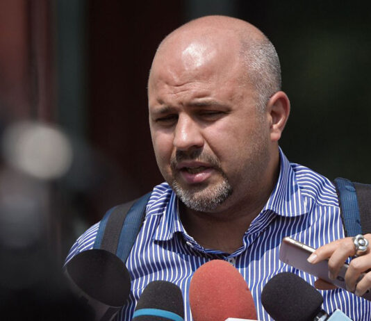 Deputatul USR Emanuel Ungureanu și-a făcut publică teza de doctorat și le cere lui Ciucă și Bode să îi urmeze exemplul