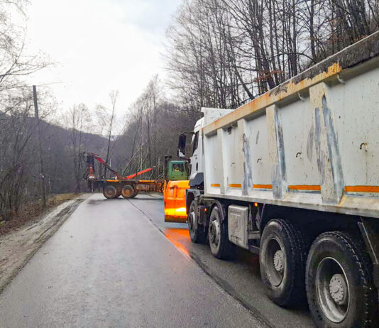 A fost redeschisă circulația, pe o bandă, pe drumul județean 108C. Traficul pe DJ 108C va fi complet redeschis în cursul zilei de azi