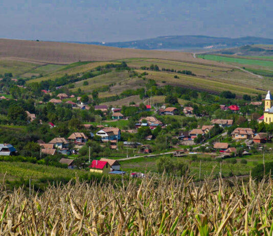 Se modernizează străzile din comuna Ploscoș