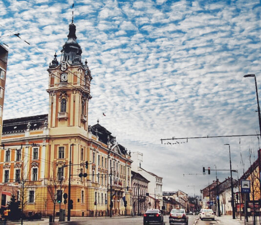 Programul social „Alimente” – prin care Primăria Cluj-Napoca oferă sprijin persoanelor cu venituri reduse – continuă în 2024