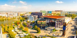 Distracție pentru întreaga familie în Iulius Mall Cluj: Planetariu cu proiecții 360 de grade, film în aer liber și teatru de păpuși