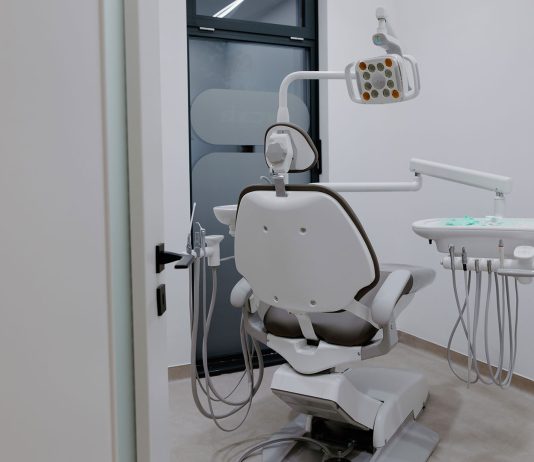 Ortodonție pentru adulți: soluții moderne pentru un zâmbet perfect la orice vârstă